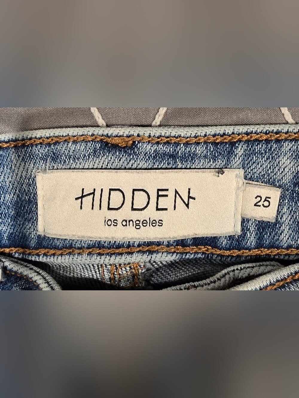 Hidden High Waisted Distressed Mom Jeans Size 25 - Picture 8 of 9